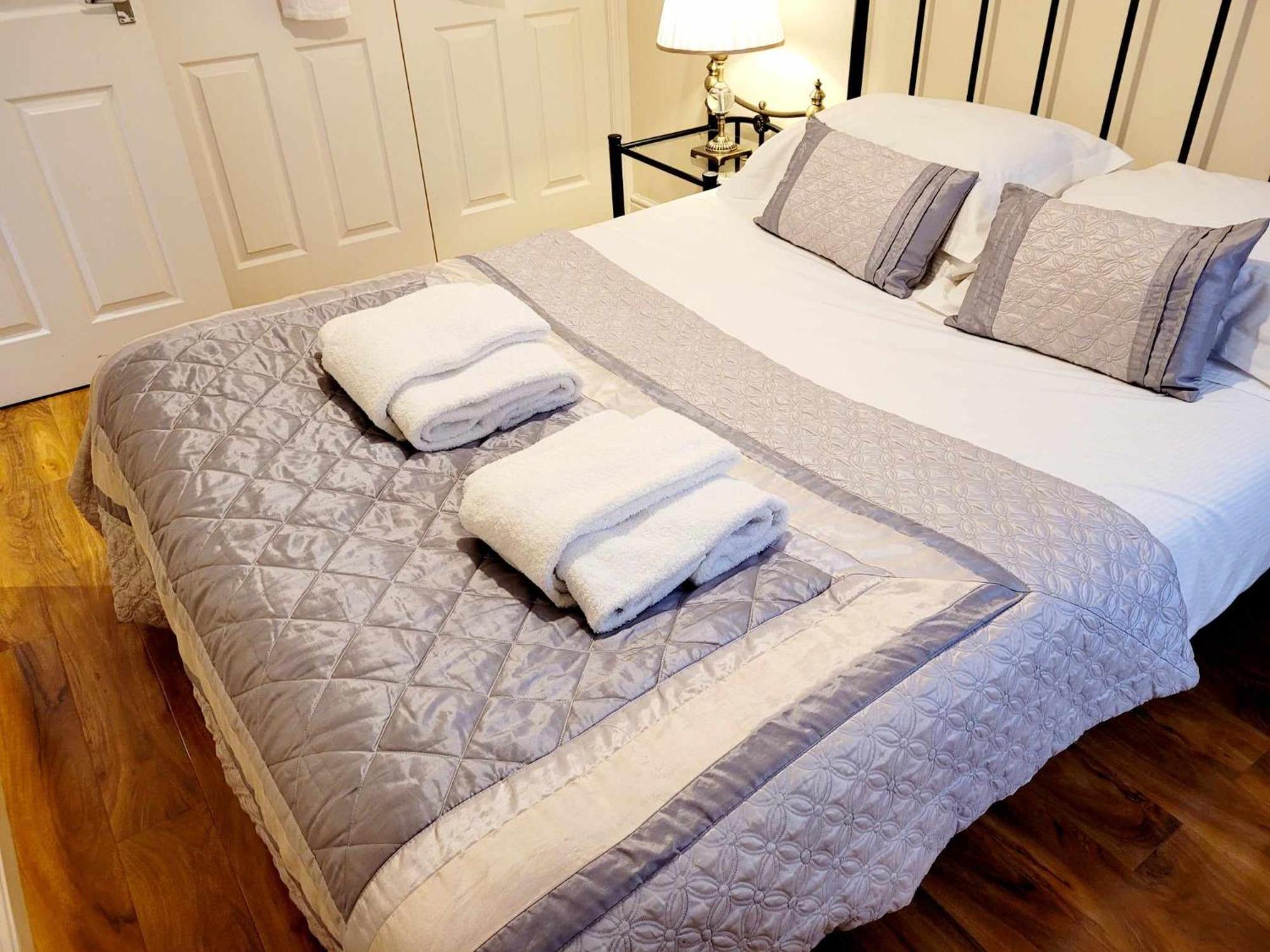 Apartment 2 Дарлингтън Екстериор снимка